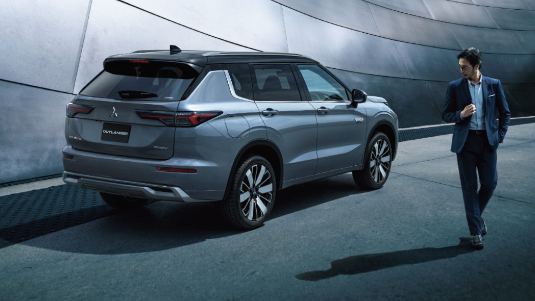 アウトランダーPHEV ボディ右横