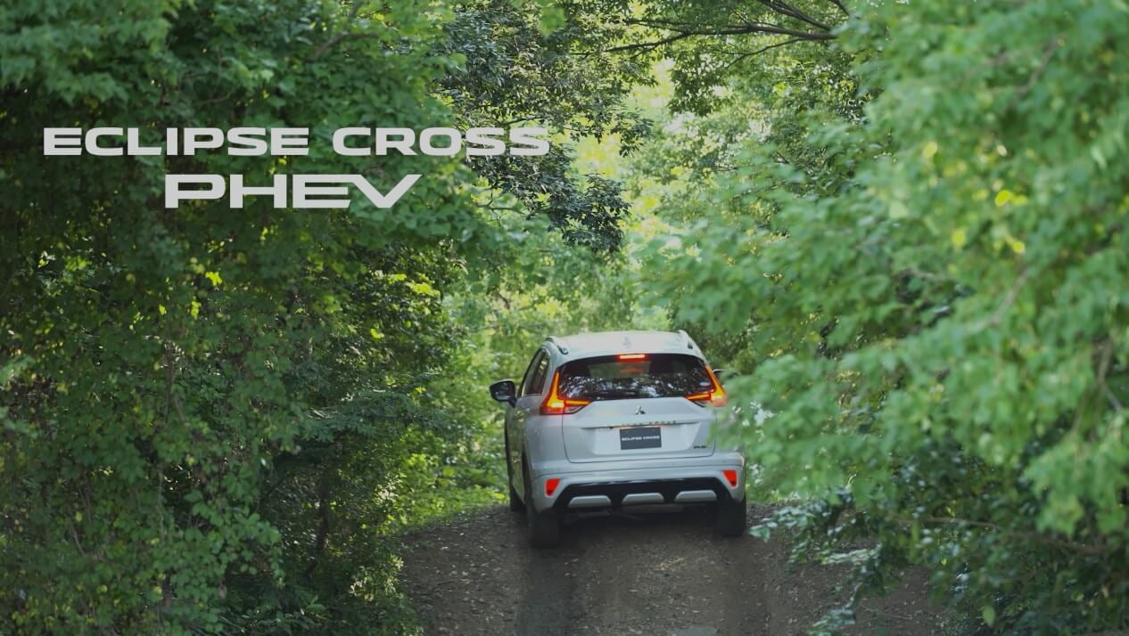 YouTube MitsubishiMotorsTVチャンネル 三菱の4WD「坂道でも大丈夫！」篇を再生する