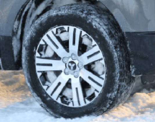 スタッドレスタイヤ?チェーン?