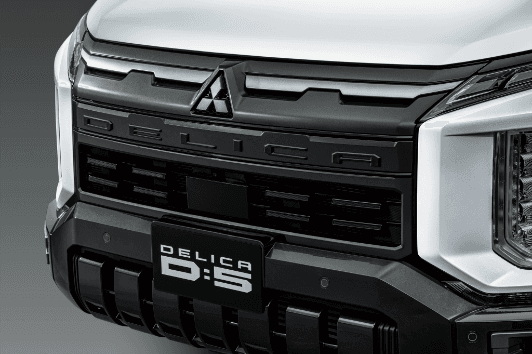 フロントDELICAエンブレム（マットブラック）