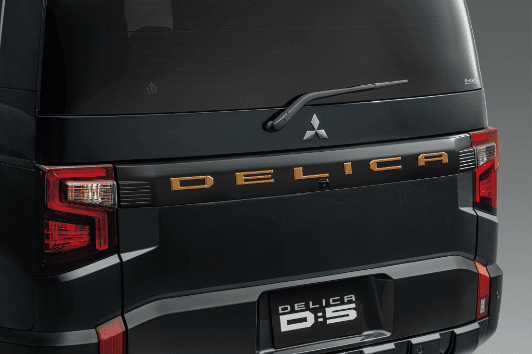 リヤDELICAエンブレム（ガーニッシュ一体）