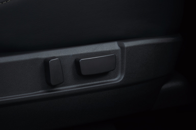 運転席パワーシート（スライド・リクライニング・ハイト・チルト）