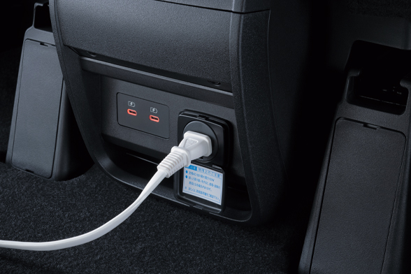 アクセサリーコンセント（AC100V 最大100W、フロアコンソールボックス）