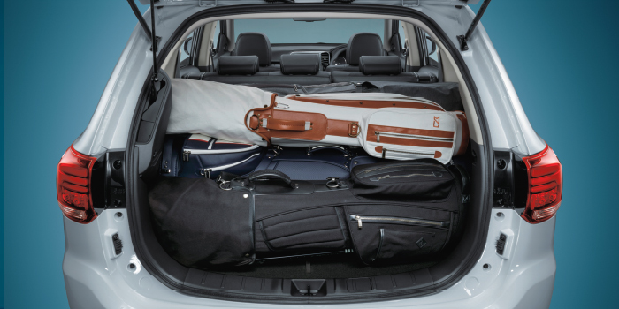 収納スペース その他装備 装備 メーカーオプション アウトランダーphev 乗用車 カーラインアップ Mitsubishi Motors Japan