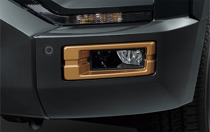 フォグランプガーニッシュ（サンドメタリック）